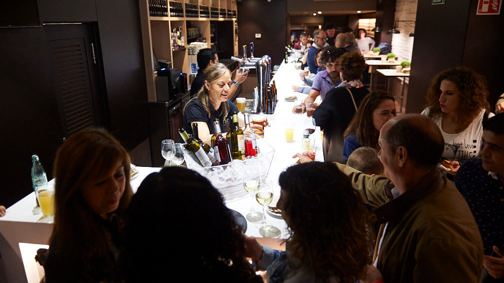 Una 'nueva' cara en Paseo Sarasate: la reinauguración de un restaurante tras una profunda reforma