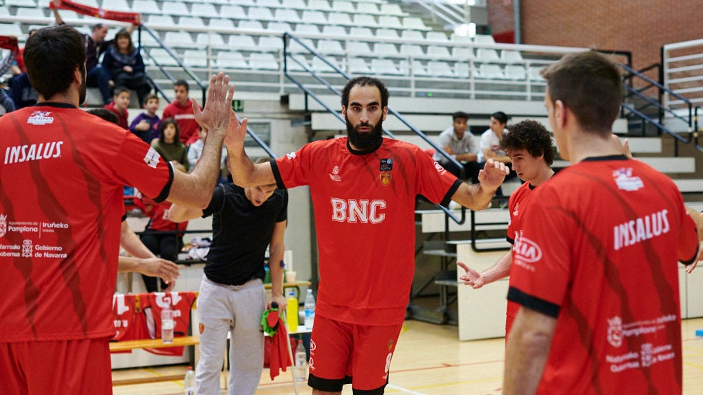           Partidazo entre Basket Navarra y Algeciras en Arrosadía: las mejores imágenes del encuentro de Leb Plata
        