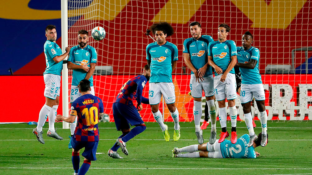           Messi no impide la victoria de Osasuna: las imágenes del gran partido de los rojillos ante el Barcelona
        