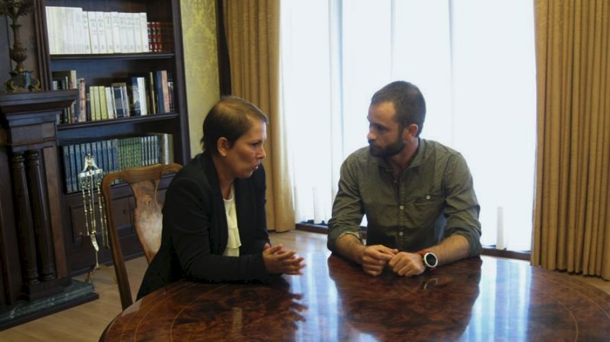 Reunión Barkos y Koldo Leoz en el Palacio de Navarra. Europa Press.