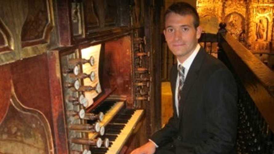 El organista tafallés Alvaro Landa.