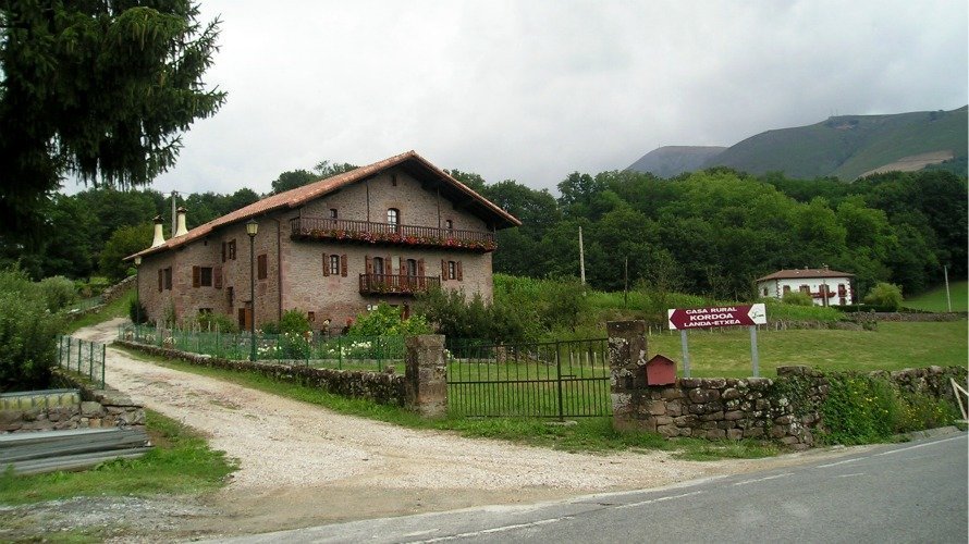 Casa rural en la localidad navarra de Bozate. EFE.