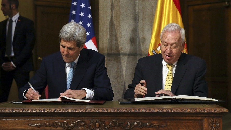 Kerry y García-Margallo firman el acuerdo sobre Palomares. EFE.
