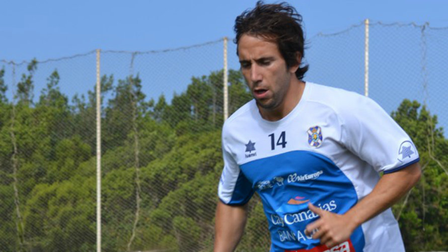 Raúl Cámara es jugador del CD Tenerife.