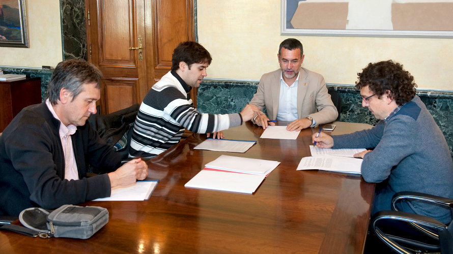 De izda. a dcha. Pérez, Azcona, el vicepresidente Laparra y Mauleón durante la reunión que han celebrado. 