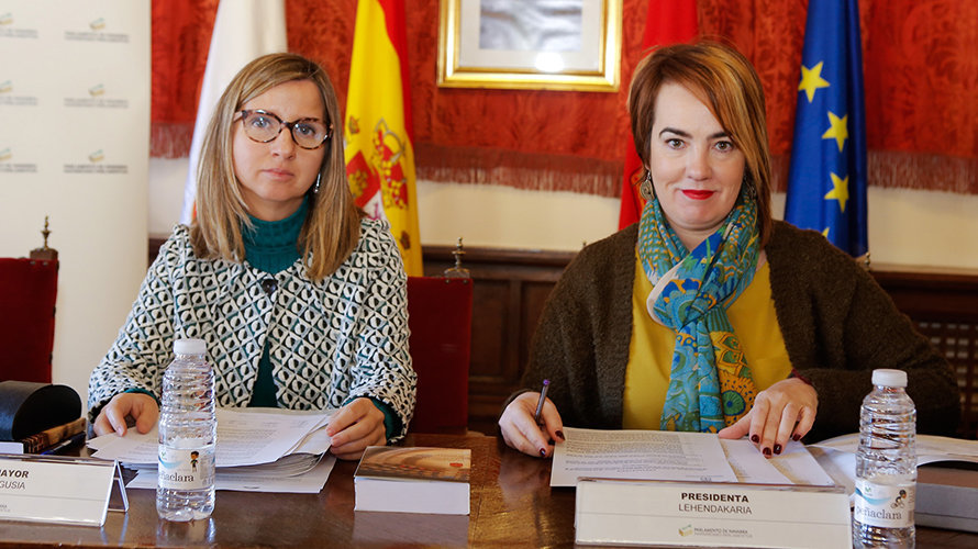 Idoia Tajadura, nueva Letrada Mayor del Parlamento de Navarra, y Ainhoa Aznárez, Presidenta