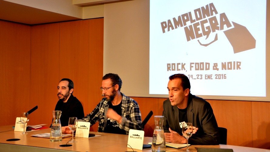 Carlos Bassas, Alberto Cañada y Javier Lacunza, en la presentación de Pamplona Negra 2016. ESCALADA