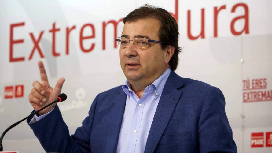 El presidente de la Junta de Extremadura y secretario general de los socialistas extremeños, Guillermo Fernández Vara. EFE.