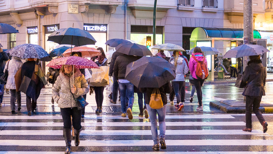 Tiempo: Lluvia en Pamplona. (4). IÑIGO ALZUGARAY