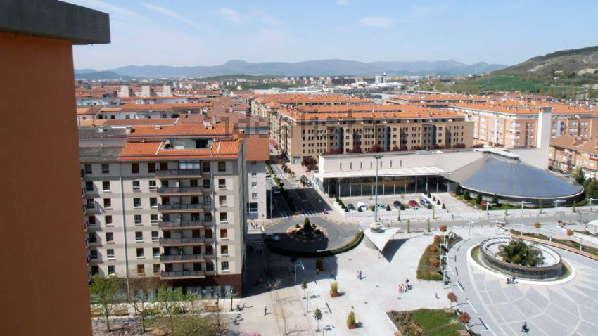 Plaza Lapurbide - Ansoain (Navarra).