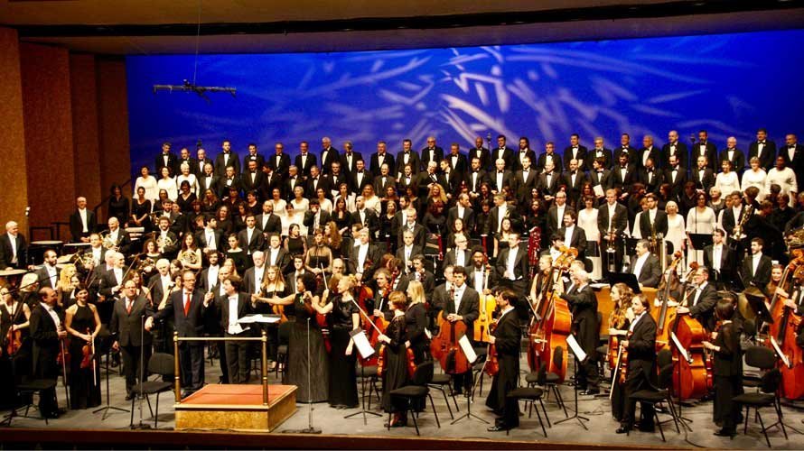 El Orfeón pamplonés y la Orquesta sinfónica de Mallorca en el concierto. OP