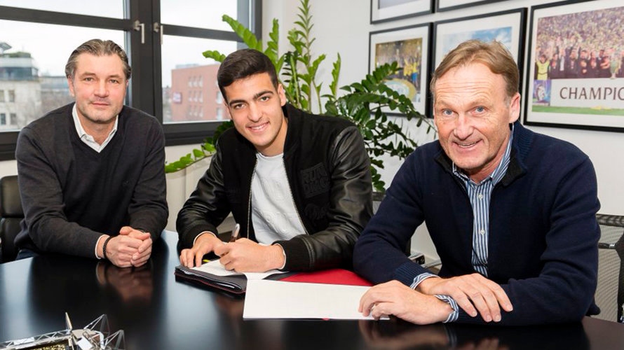 Mikel Merino firma por el Borussia Dortmund