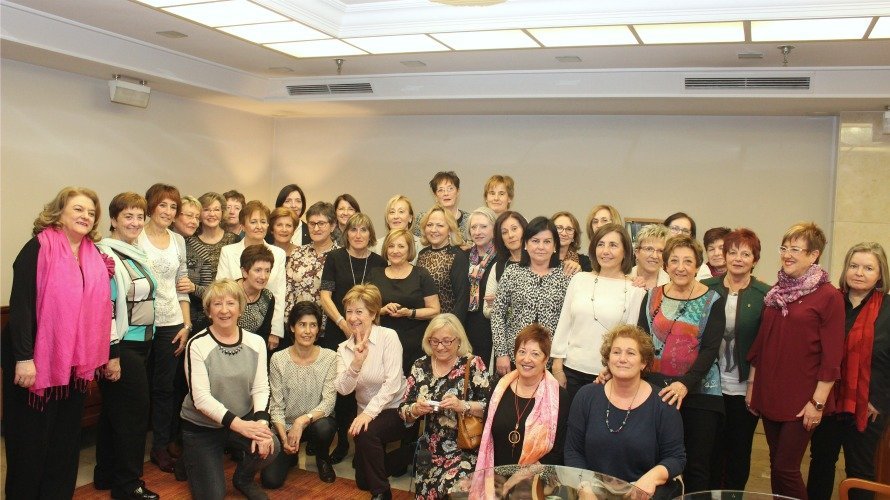 Más de 120 personas participaron en el homenaje del Colegio a las enfermeras jubiladas el año pasado.