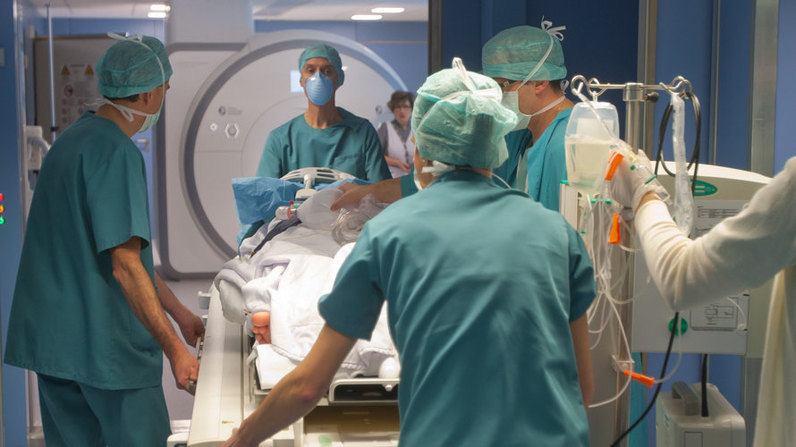 La Clínica Universidad de Navarra instala un complejo quirúrgico único en Europa (10)