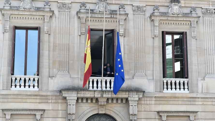 Bandera de la Unión Europea en el Parlamento de Navarra. LASAOSA
