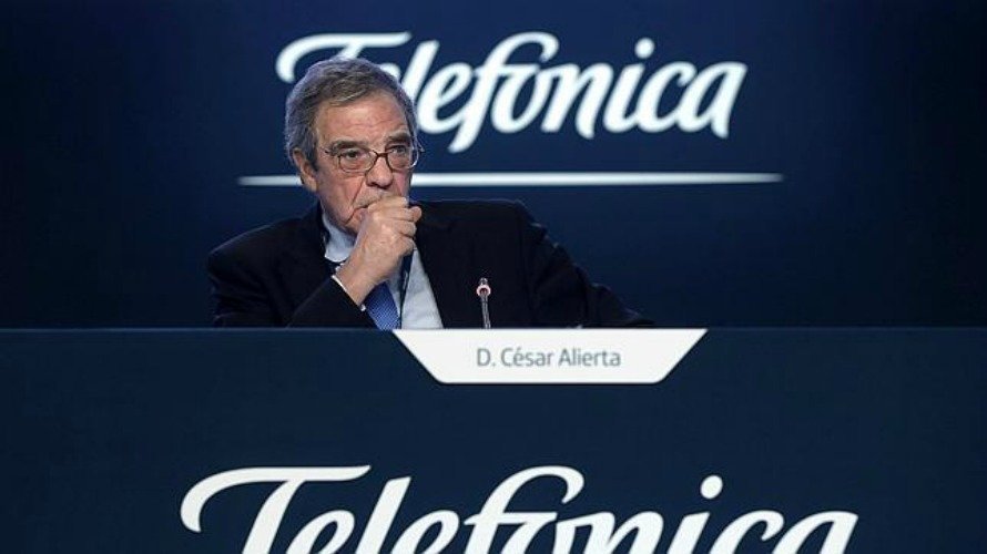 El presidente de Telefónica, César Alierta, durante la junta de accionistas de la compañía. EFE.