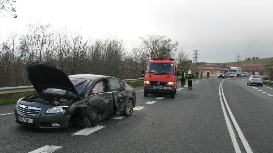 El coche accidentado en Beriáin por el choque de una furgoneta.
