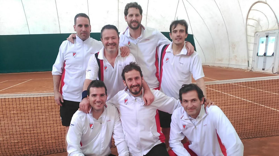 Componentes del Tenis Pamplona veteranos.