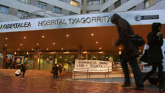 Hospital de Txagorritxu de Vitoria, donde tuvo que estar ingresado el menor.