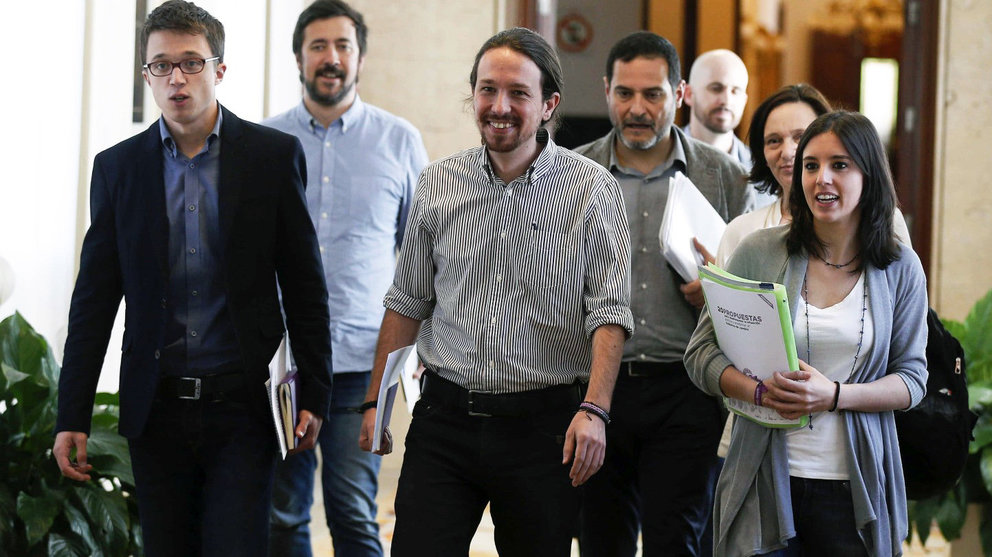 Pablo Iglesias y el grupo negociador de Podemos. Efe.
