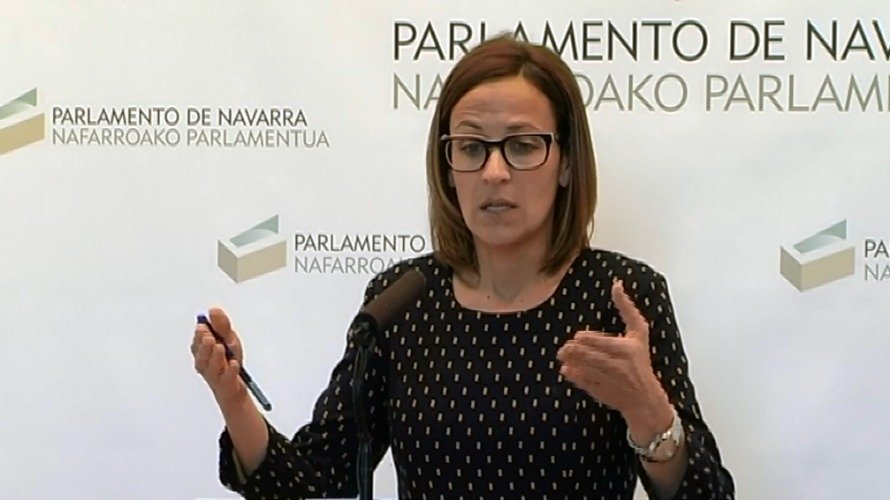 María Chivite ante la comparecencia frente a los medios de comunicación.