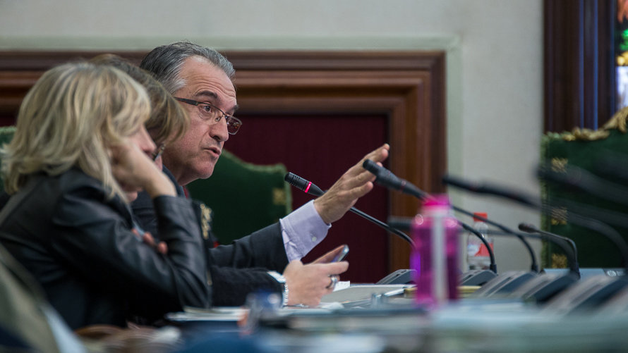 Enrique Maya en la reunión de la Comisión de Asuntos Ciudadanos del Ayuntamiento de Pamplona. (4). IÑIGO ALZUGARAY