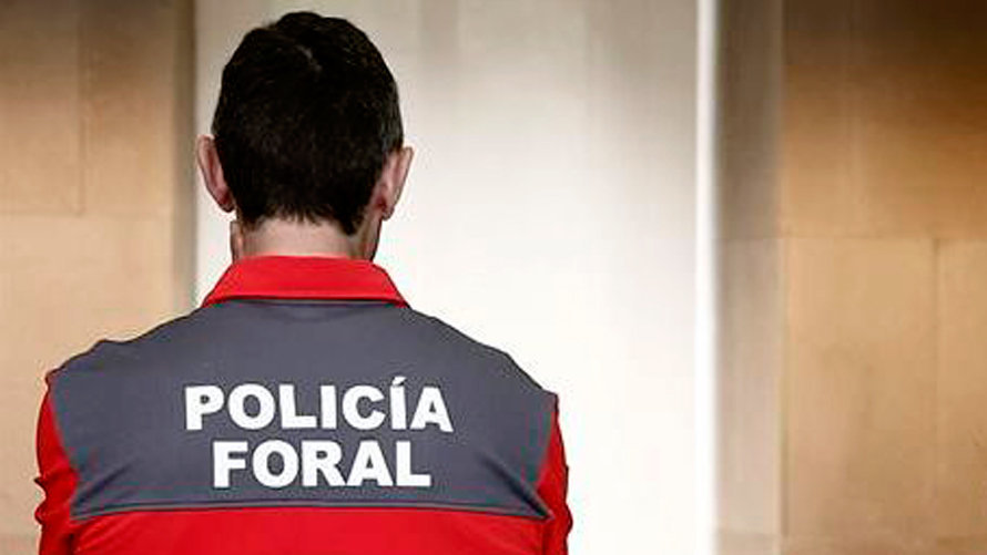 Uno de los agentes de la Policía Foral de Navarra.