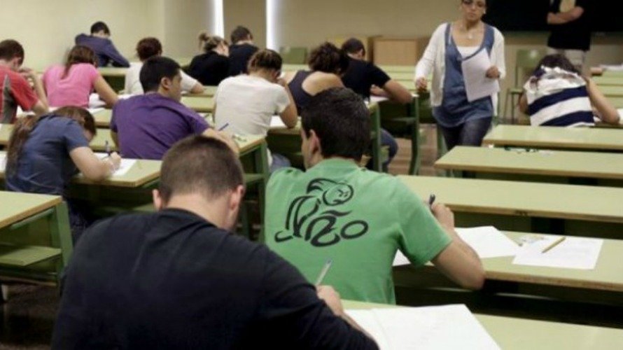 Alumnos durante una clase. EFE