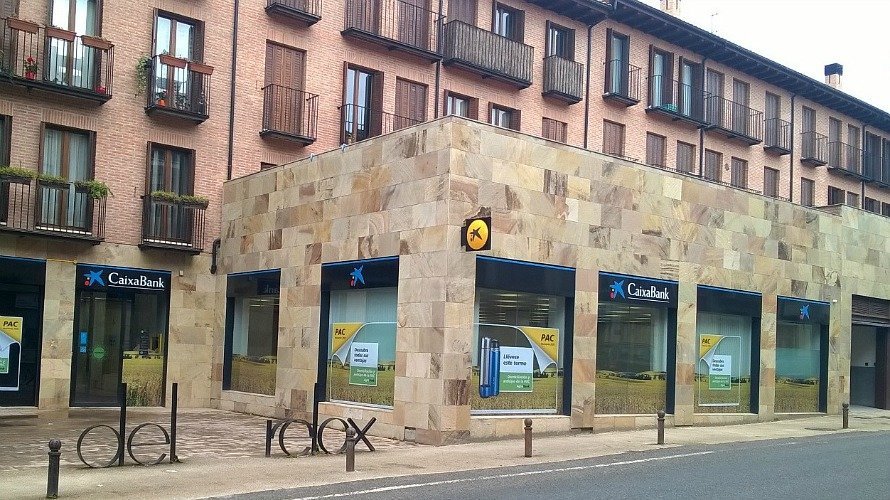 la oficina AgroBank de Puente la Reina (Navarra).   