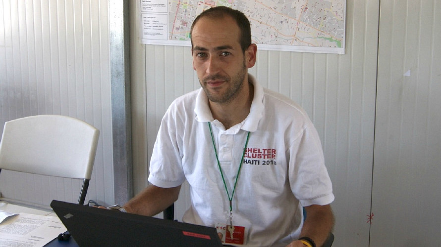 El delegado navarro Raúl Ecay regresa a Grecia para ayudar a los refugiados.