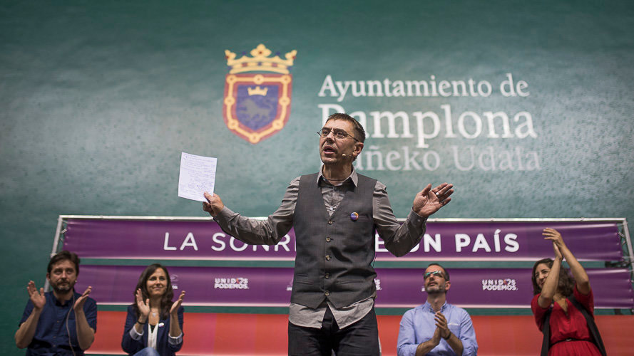 Juan Carlos Monedero durante un acto de campaña de Podemos en Pamplona.