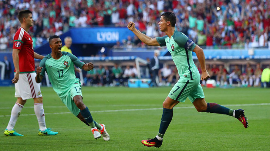 Ronaldo marca dos goles ante Hungría. Uefa.com