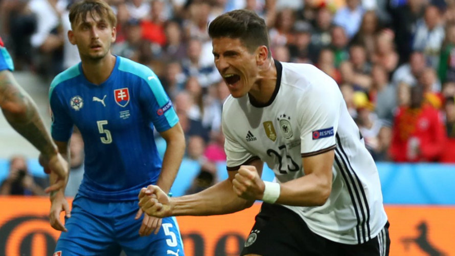 Gómez marca el segundo gol de Alemania en octavos de final. Uefa.com