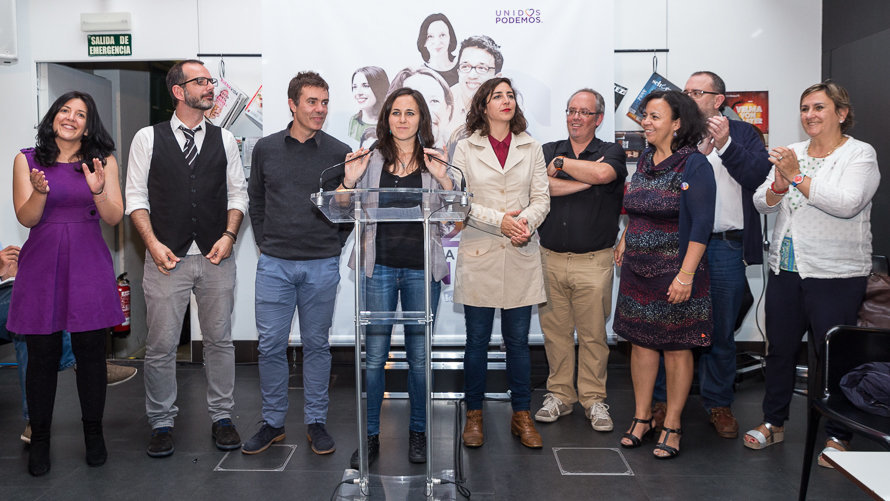 Los candidatos de Unidos Podemos comparecen tras conocer los resultados electorales (1). IÑIGO ALZUGARAY