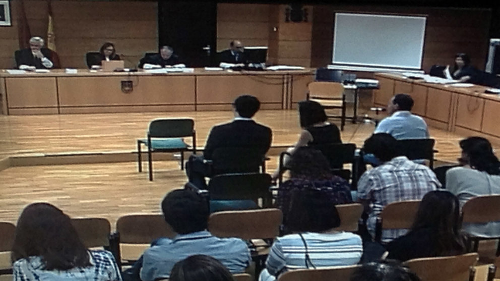 Un momento del juicio celebrado en Pamlona por una agresión sexual y otro golpe en legítima defensa.  (2)
