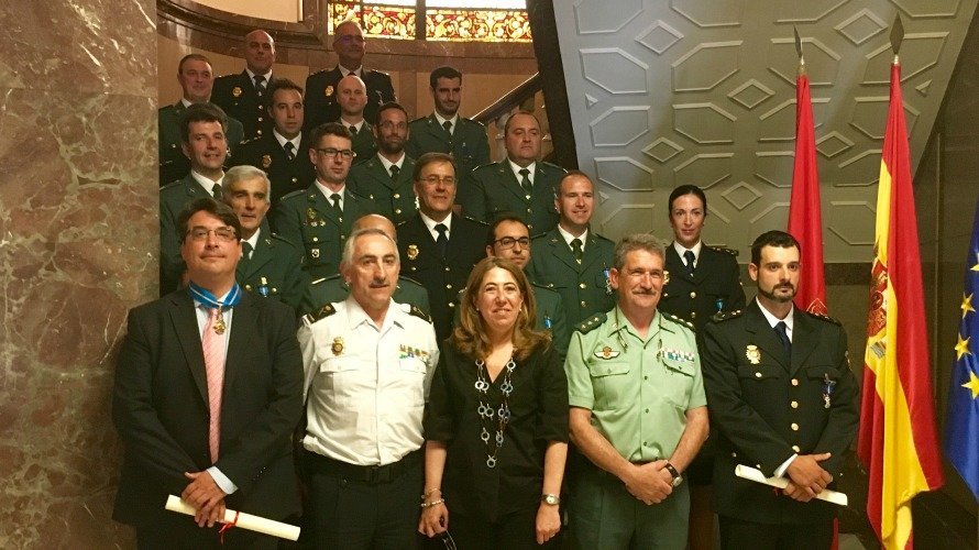 El Gobierno de España distingue con las medallas del Mérito Civil y Protección Civil a una veintena de miembros de las Fuerzas y Cuerpos de Seguridad del Estado en Navarra.