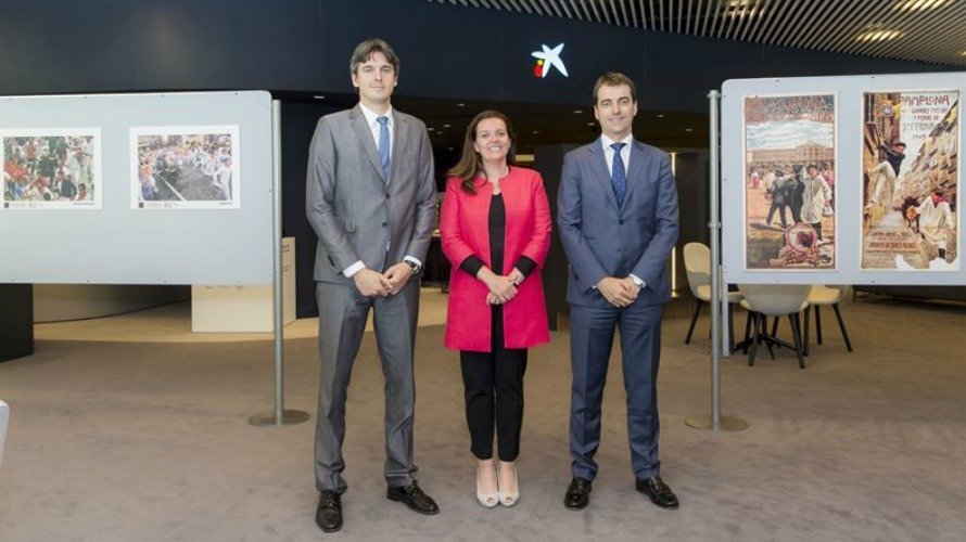 Ana Díez Fontana, José Antonio Lahoz y Rubén Santamaría de CaixaBank. EUROPA PRESS