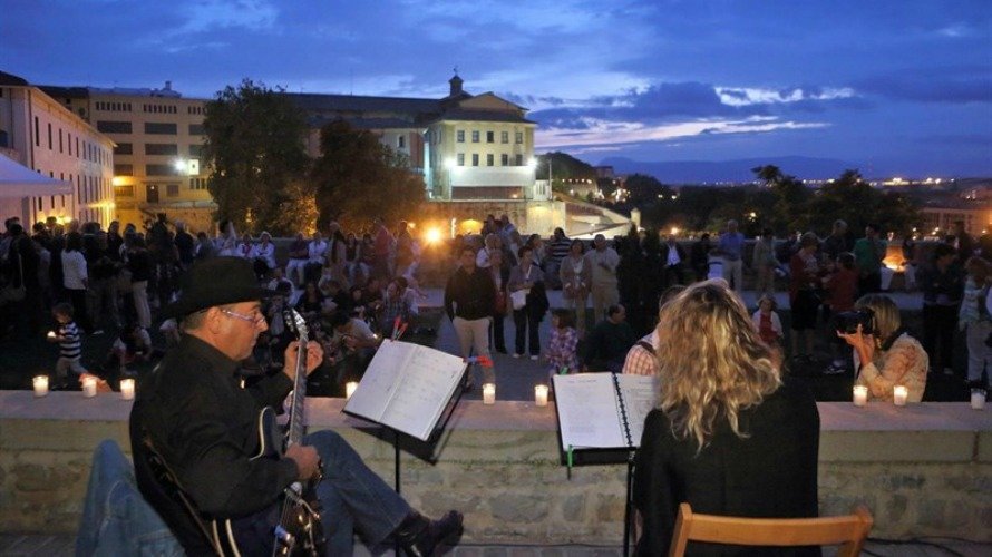 Una imgen de Pamplona a la luz de las velas, acto del festival. EUROPA PRESS