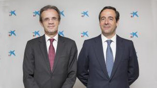 Jordi Gual, presidente de Caixabank, y Gonzalo Gortázar, consejero delegado