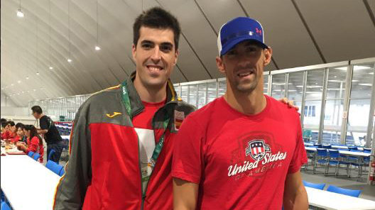 Juan Peralta con Michael Phelps durante los días previos al arranque de los Juegos Olímpicos de Río 2016