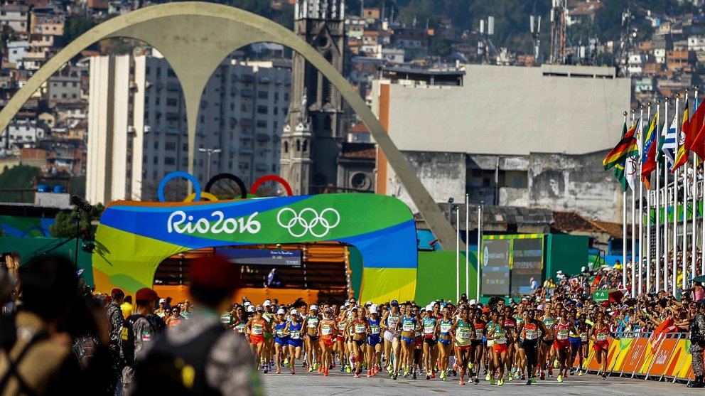 JJ0002 RIO DE JANEIRO(BRASIL), 14/08/2016. Maratón femenino en el Sambódromo de Río de Janeiro correspondiente a los Juegos Olímpicos de Brasil 2016. EFE/FERNANDO BIZERRA JR. 