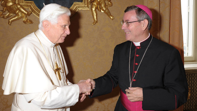 Imagen de archivo de Jesús María Cizaurre en un encuentro con el pontífice Benedicto XVI