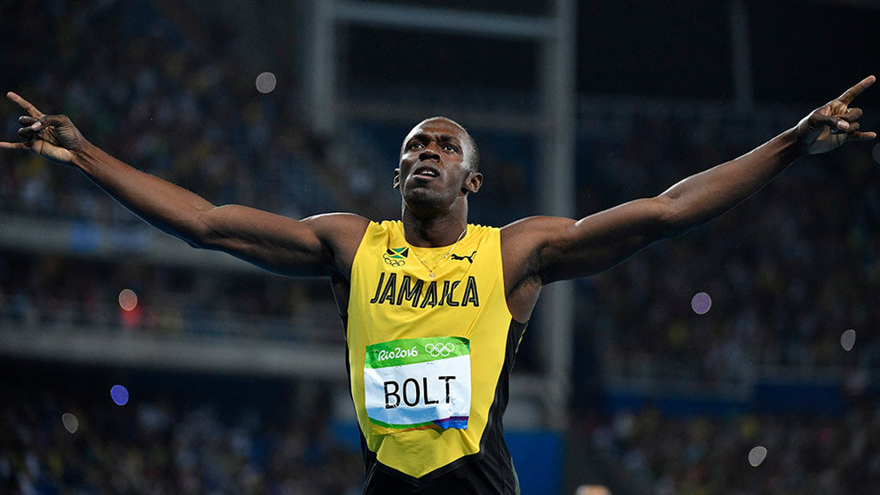El atlrta jamaicano Usain Bolt celebra su victorioa en los 200 metros en Río 2016. EFE/EPA/FRANCK ROBICHON