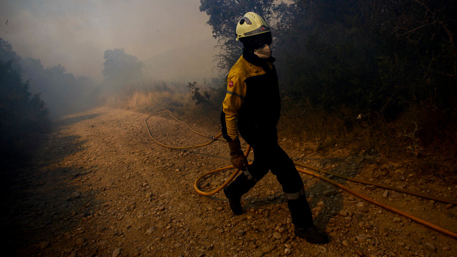 Bomberos de Navarra intervienen en el incendio de Tafalla. PABLO LASAOSA 06 - copia
