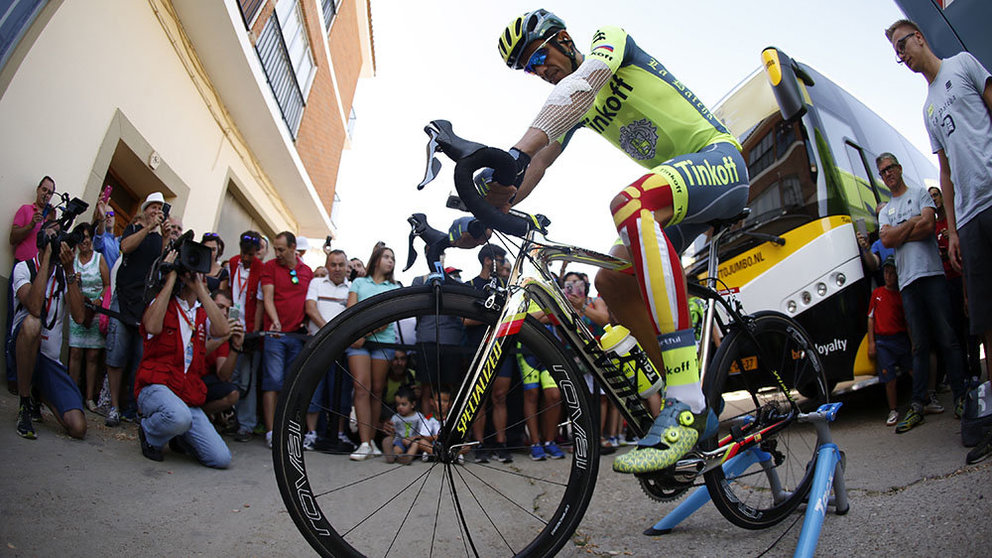 Alberto Contador del equipo Tinkoff, poco antes del inicio de la octava etapa de la Vuelta Ciclista a España 2016.Efe/Javier Lizón