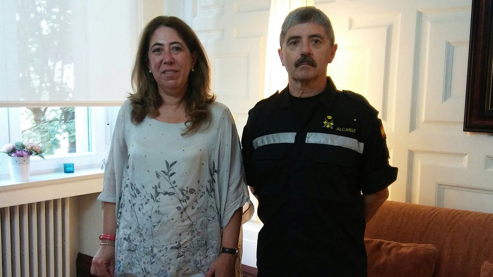 La delegada del Gobierno en Navarra, Carmen Alba, se ha reunido con el jjefe de la Unidad Militar de Emergencias (UME), el teniente general Miguel Alcañiz Comas