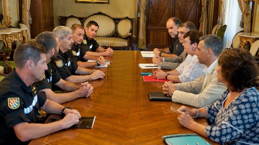 Reunión del departamento de Interior del Gobierno foral con representantes de la UME.