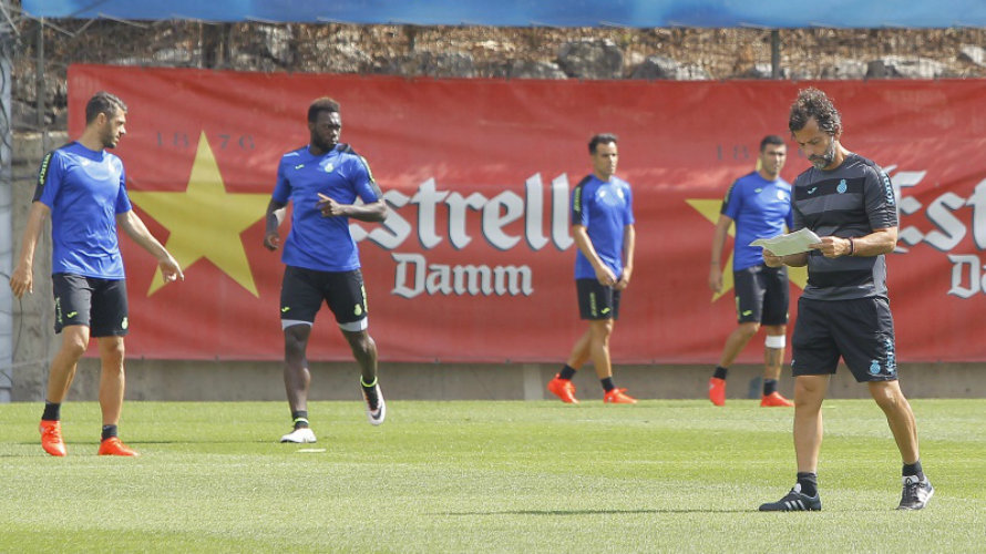 Entrenamiento del Espanyol a las órdenes de Sánchez Flores. Foto web Espanyol.