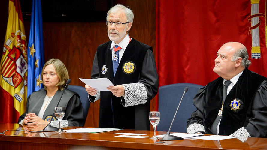 Acto de apertura del año judicial 2016-2017, con presencia de la presidenta del Gobierno de Navarra, Uxue Barkos, y del presidente del TSJN, Joaquín Galve, entre  (1)