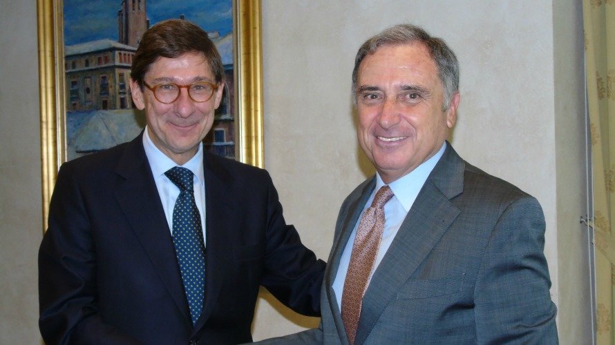 El presidente de Bankia, José Ignacio Goirigolzarri, y el presidente de la CEN, José Antonio Sarría Terrón.